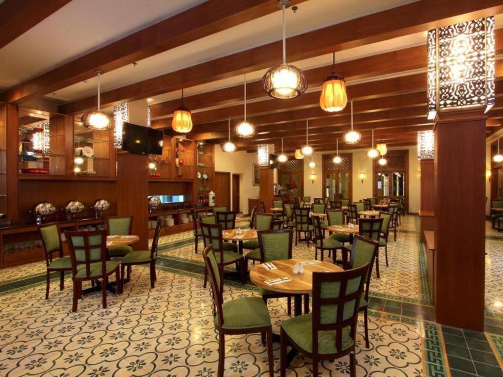 Aziza Syariah Hotel Solo By Horison Exterior foto