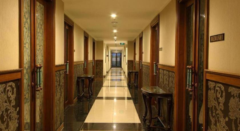 Aziza Syariah Hotel Solo By Horison Exterior foto